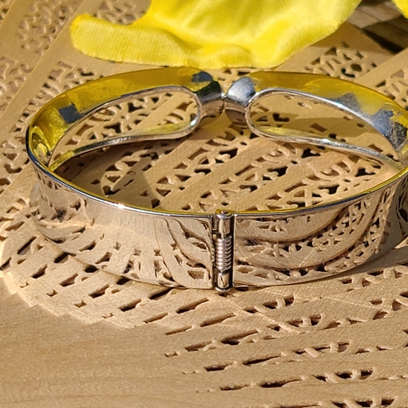 Silver Braclet for Sale - Picture 8 of 9